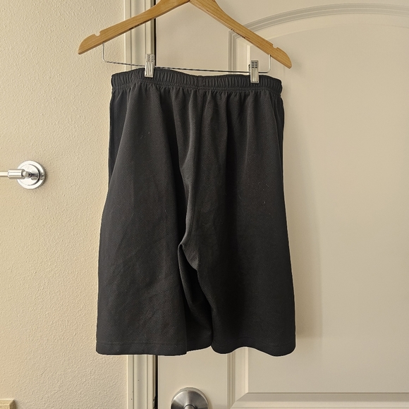 Nike men's large black and gold basketball shorts - Picture 3 of 4